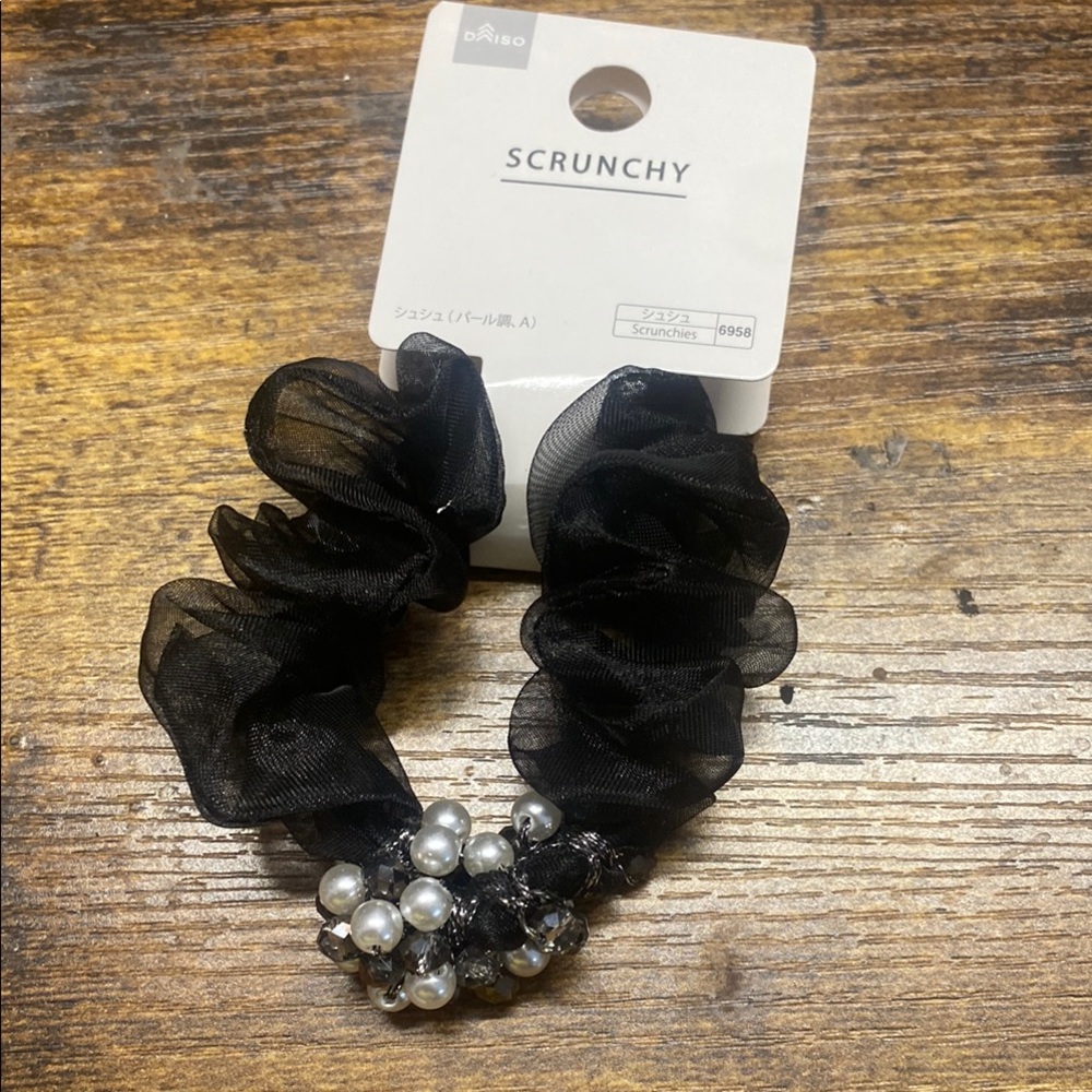 Daiso Black Mesh Hair Accessory with Pearls